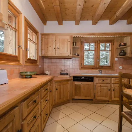 Spacious Chalet That Will Delight Large Families Chalet Chamonix
